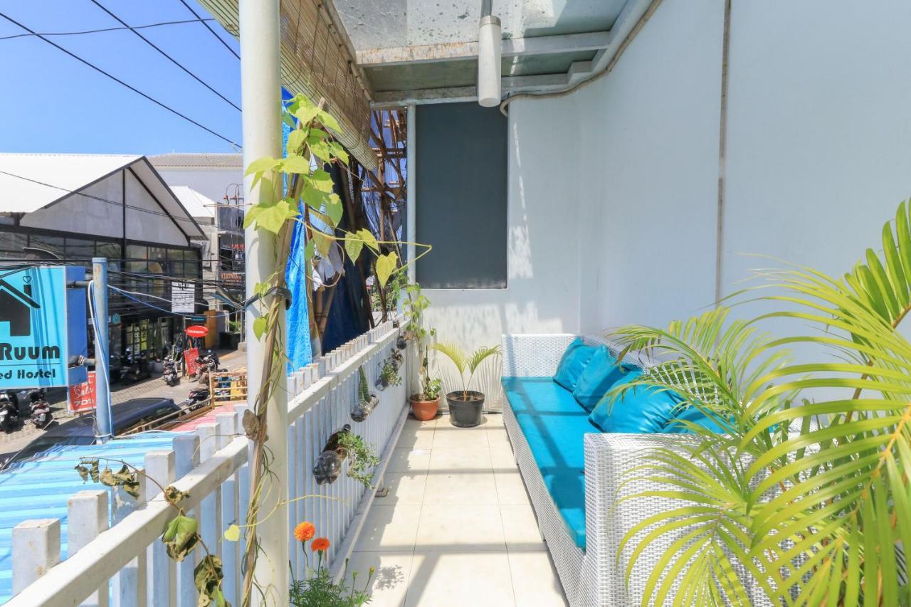 The Ruum Hostel Canggu Екстериор снимка